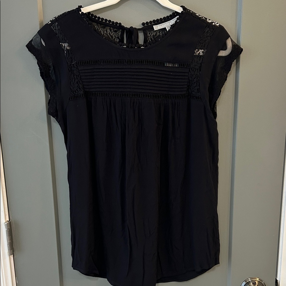 Daniel Rainn Black Lace Blouse Becru Lace Detail